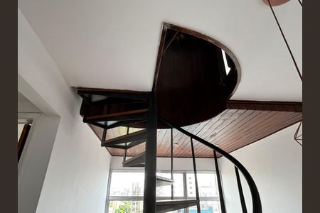 Apartamento para alugar com 105m², 2 quartos e 1 vagaEscada 1