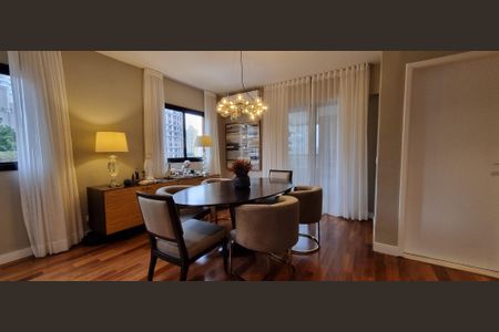 Apartamento para alugar com 160m², 3 quartos e 3 vagas Apartamento para alugar com 160m², 3 quartos e 3 vagasSala de Jantar
