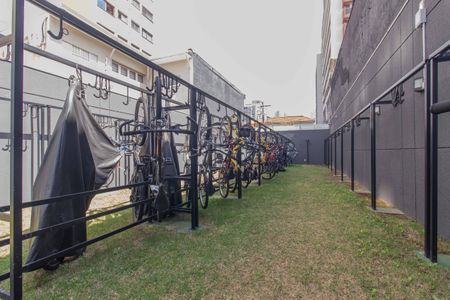 Apartamento para alugar com 27m², 1 quarto e sem vaga Apartamento para alugar com 27m², 1 quarto e sem vagaÁrea comum - Bicicletário