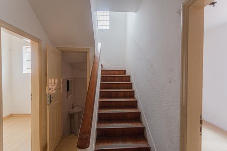 Casa para alugar com 280m², 6 quartos e sem vagaEscada de Acesso ao 2° Pavimento