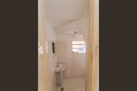 Casa para alugar com 280m², 6 quartos e sem vagaLavabo