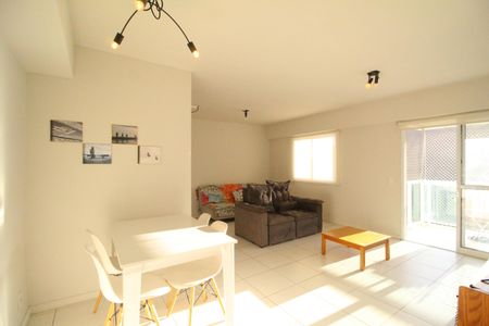 Sala de apartamento à venda com 1 quarto, 70m² em Camorim, Rio de Janeiro