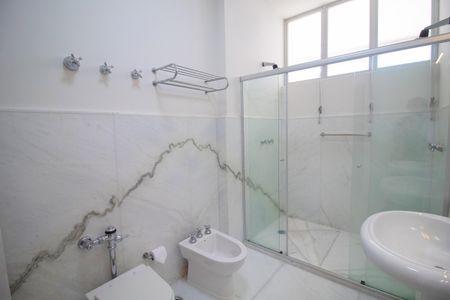 Apartamento à venda com 520m², 5 quartos e 4 vagasBanheiro da Suíte 4