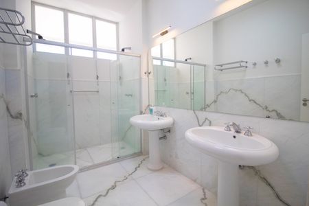 Apartamento à venda com 520m², 5 quartos e 4 vagasBanheiro da Suíte 4