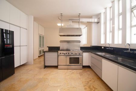 Apartamento à venda com 520m², 5 quartos e 4 vagasCozinha