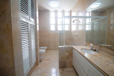 Apartamento à venda com 520m², 5 quartos e 4 vagasBanheiro da Suíte 3