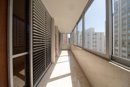 Apartamento à venda com 520m², 5 quartos e 4 vagasVaranda da Suíte 4