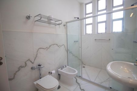 Apartamento à venda com 520m², 5 quartos e 4 vagasBanheiro da Suíte 5