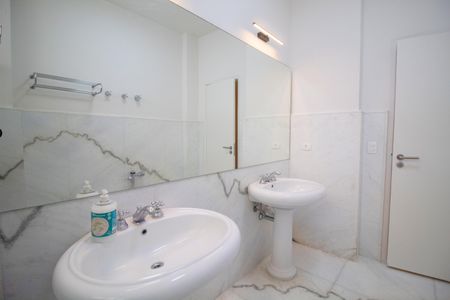 Apartamento à venda com 520m², 5 quartos e 4 vagasBanheiro da Suíte 4