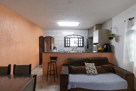 Casa à venda com 129m², 2 quartos e 2 vagasSala/Cozinha