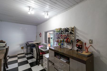 Casa à venda com 129m², 2 quartos e 2 vagasQuarto de Serviço