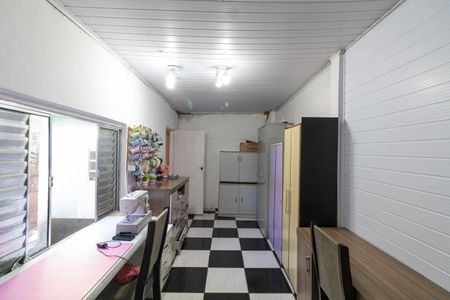 Casa à venda com 129m², 2 quartos e 2 vagasQuarto de Serviço