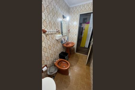 Casa para alugar com 200m², 4 quartos e 3 vagas Casa para alugar com 200m², 4 quartos e 3 vagasBanheiro da Suíte 2