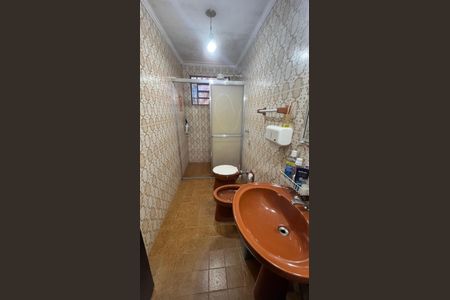 Casa para alugar com 200m², 4 quartos e 3 vagas Casa para alugar com 200m², 4 quartos e 3 vagasBanheiro da Suíte 2