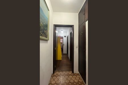 Casa para alugar com 200m², 4 quartos e 3 vagas Casa para alugar com 200m², 4 quartos e 3 vagasCorredor