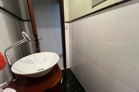 Casa para alugar com 360m², 4 quartos e 4 vagas Casa para alugar com 360m², 4 quartos e 4 vagasLavabo