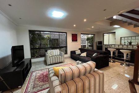 Casa para alugar com 360m², 4 quartos e 4 vagas Casa para alugar com 360m², 4 quartos e 4 vagasSala