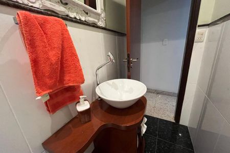 Casa para alugar com 360m², 4 quartos e 4 vagas Casa para alugar com 360m², 4 quartos e 4 vagasLavabo