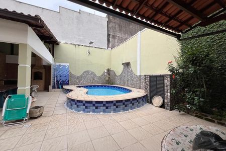 Casa para alugar com 360m², 4 quartos e 4 vagas Casa para alugar com 360m², 4 quartos e 4 vagasQuintal