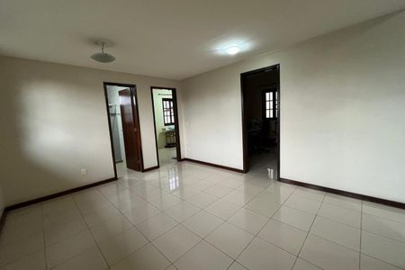 Casa para alugar com 360m², 4 quartos e 4 vagas Casa para alugar com 360m², 4 quartos e 4 vagasSala 2