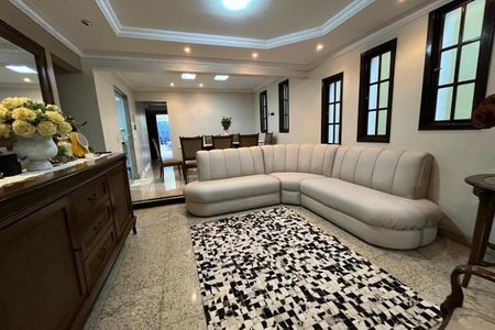 Casa para alugar com 360m², 4 quartos e 4 vagas Casa para alugar com 360m², 4 quartos e 4 vagasSala