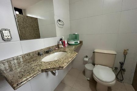 Casa para alugar com 360m², 4 quartos e 4 vagas Casa para alugar com 360m², 4 quartos e 4 vagasBanheiro 2