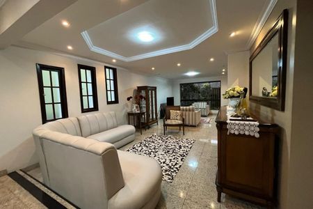 Casa para alugar com 360m², 4 quartos e 4 vagas Casa para alugar com 360m², 4 quartos e 4 vagasSala
