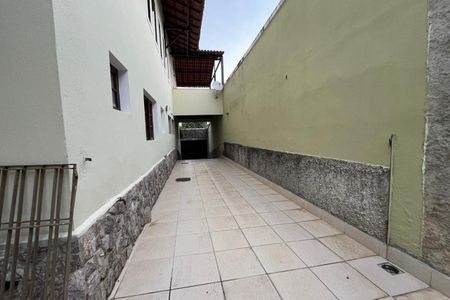 Casa para alugar com 360m², 4 quartos e 4 vagas Casa para alugar com 360m², 4 quartos e 4 vagasQuintal