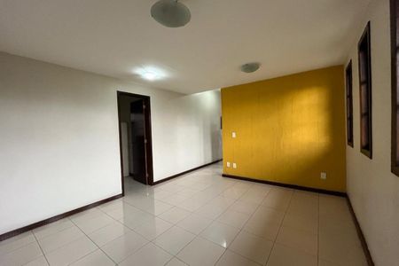 Casa para alugar com 360m², 4 quartos e 4 vagas Casa para alugar com 360m², 4 quartos e 4 vagasSala 2