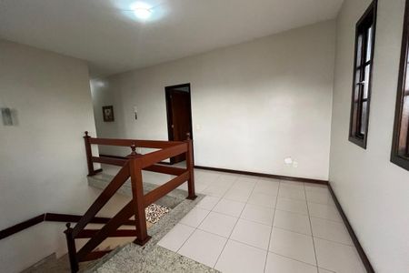 Casa para alugar com 360m², 4 quartos e 4 vagas Casa para alugar com 360m², 4 quartos e 4 vagasCorredor