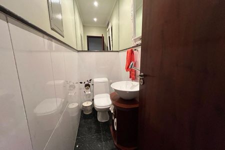 Casa para alugar com 360m², 4 quartos e 4 vagas Casa para alugar com 360m², 4 quartos e 4 vagasLavabo