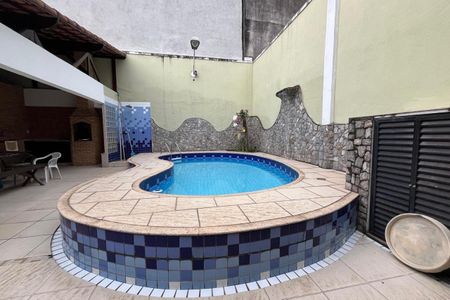 Casa para alugar com 360m², 4 quartos e 4 vagas Casa para alugar com 360m², 4 quartos e 4 vagasQuintal
