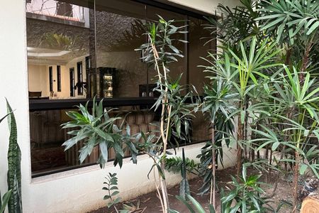 Casa para alugar com 360m², 4 quartos e 4 vagas Casa para alugar com 360m², 4 quartos e 4 vagasVaranda