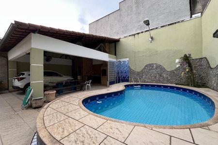 Casa para alugar com 360m², 4 quartos e 4 vagas Casa para alugar com 360m², 4 quartos e 4 vagasQuintal