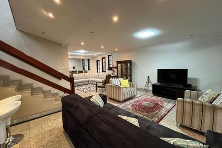 Sala de casa para alugar com 4 quartos, 360m² em Jardim Vinte E Cinco de Agosto, Duque de Caxias