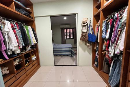 Casa para alugar com 360m², 4 quartos e 4 vagas Casa para alugar com 360m², 4 quartos e 4 vagasQuarto