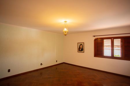 Casa para alugar com 380m², 4 quartos e 4 vagasSuíte