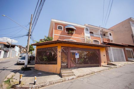 Casa para alugar com 380m², 4 quartos e 4 vagasFachada