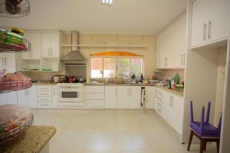 Casa para alugar com 380m², 4 quartos e 4 vagasCozinha