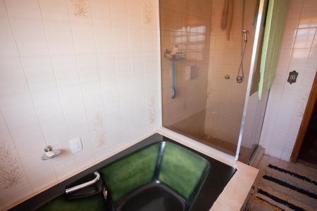 Casa para alugar com 380m², 4 quartos e 4 vagasBanheiro da Suíte