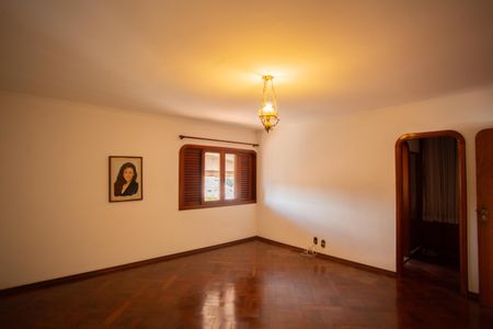 Casa para alugar com 380m², 4 quartos e 4 vagasSuíte