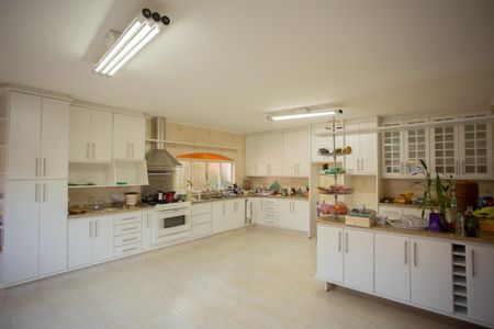 Casa para alugar com 380m², 4 quartos e 4 vagasCozinha