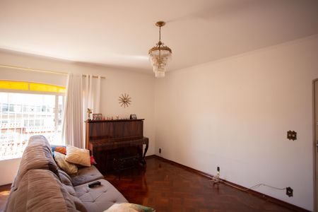 Casa para alugar com 380m², 4 quartos e 4 vagasSala