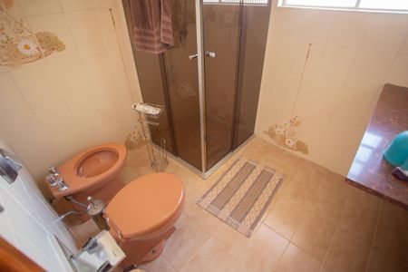 Casa para alugar com 380m², 4 quartos e 4 vagasBanheiro