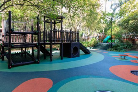 Apartamento à venda com 185m², 3 quartos e 3 vagas Apartamento à venda com 185m², 3 quartos e 3 vagasÁrea comum - Playground