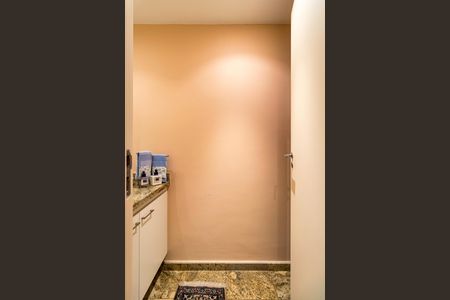 Apartamento à venda com 185m², 3 quartos e 3 vagas Apartamento à venda com 185m², 3 quartos e 3 vagasLavabo