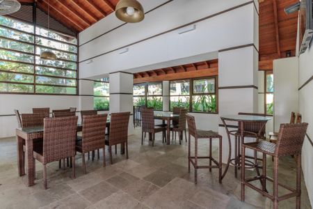 Apartamento à venda com 185m², 3 quartos e 3 vagas Apartamento à venda com 185m², 3 quartos e 3 vagasÁrea comum - Salão de festas