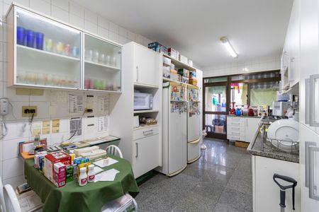 Apartamento à venda com 185m², 3 quartos e 3 vagas Apartamento à venda com 185m², 3 quartos e 3 vagasCozinha