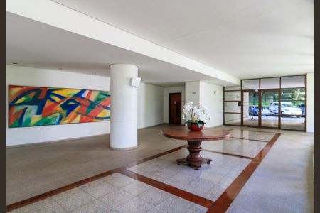 Apartamento à venda com 185m², 3 quartos e 3 vagas Apartamento à venda com 185m², 3 quartos e 3 vagasHall de entrada