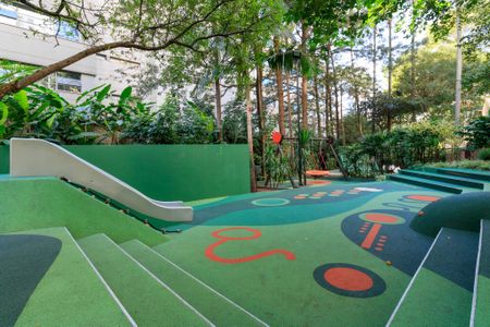 Apartamento à venda com 185m², 3 quartos e 3 vagas Apartamento à venda com 185m², 3 quartos e 3 vagasÁrea comum - Playground